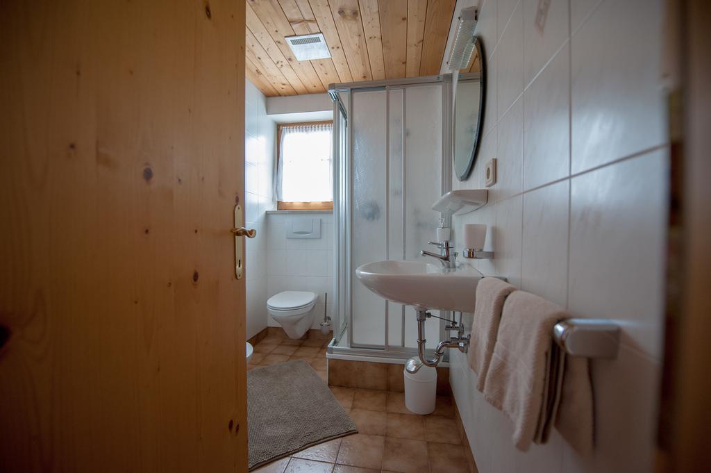 Haus Waldruhe Appartement Innichen Kamer foto