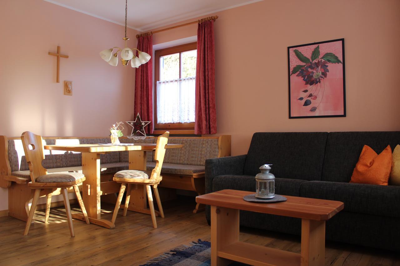 Haus Waldruhe Appartement Innichen Buitenkant foto